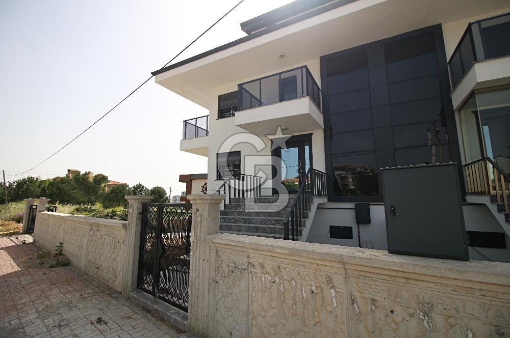 CUMHURİYET MAHALLESİ'NDE DEĞERİNE DEĞER KATAN LÜX VİLLA