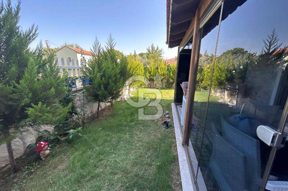 Foça Rüzgar Evleri Sitesinde Kiralık 2+1 Bahçeli Dubleks Villa