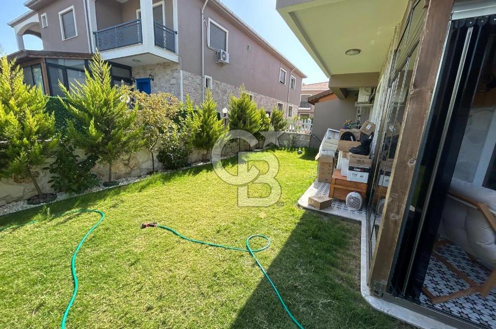 Foça Rüzgar Evleri Sitesinde Kiralık 2+1 Bahçeli Dubleks Villa