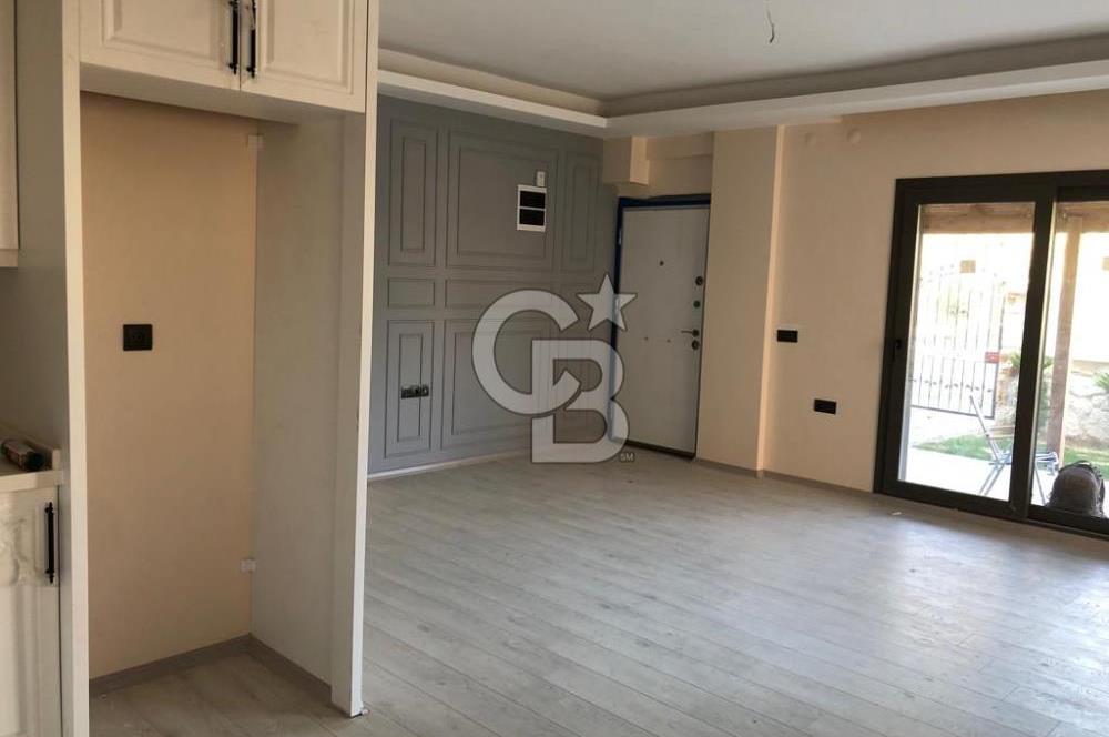 Foça Rüzgar Evleri Sitesinde Kiralık 2+1 Bahçeli Dubleks Villa