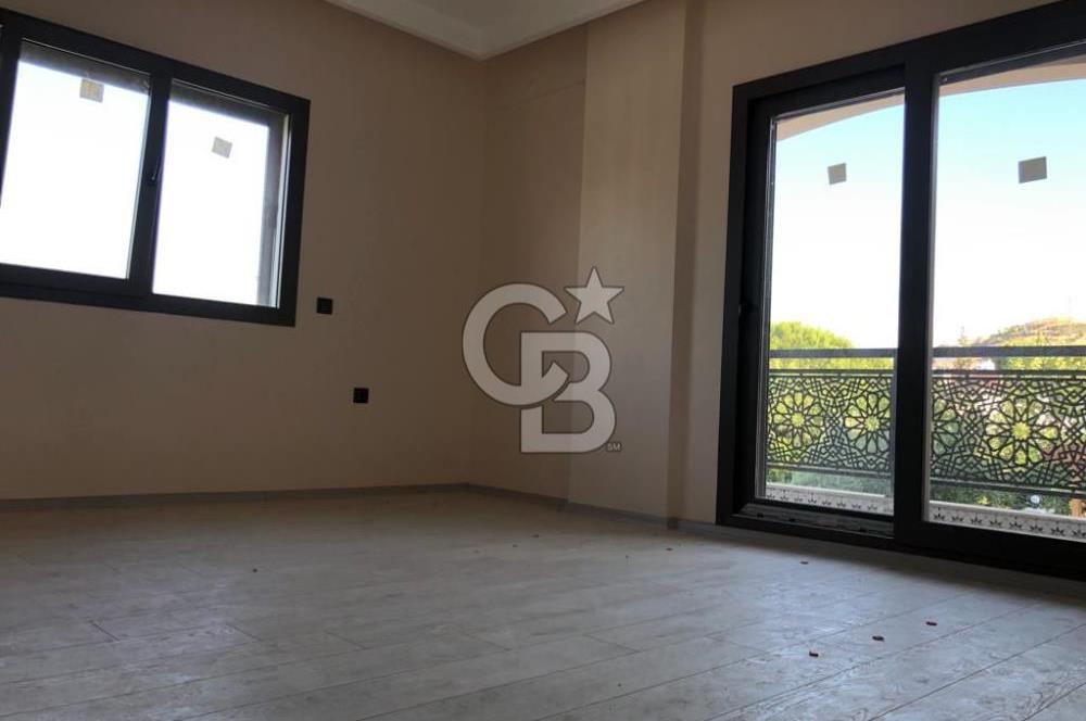 Foça Rüzgar Evleri Sitesinde Kiralık 2+1 Bahçeli Dubleks Villa