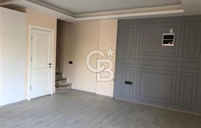 Foça Rüzgar Evleri Sitesinde Kiralık 2+1 Bahçeli Dubleks Villa