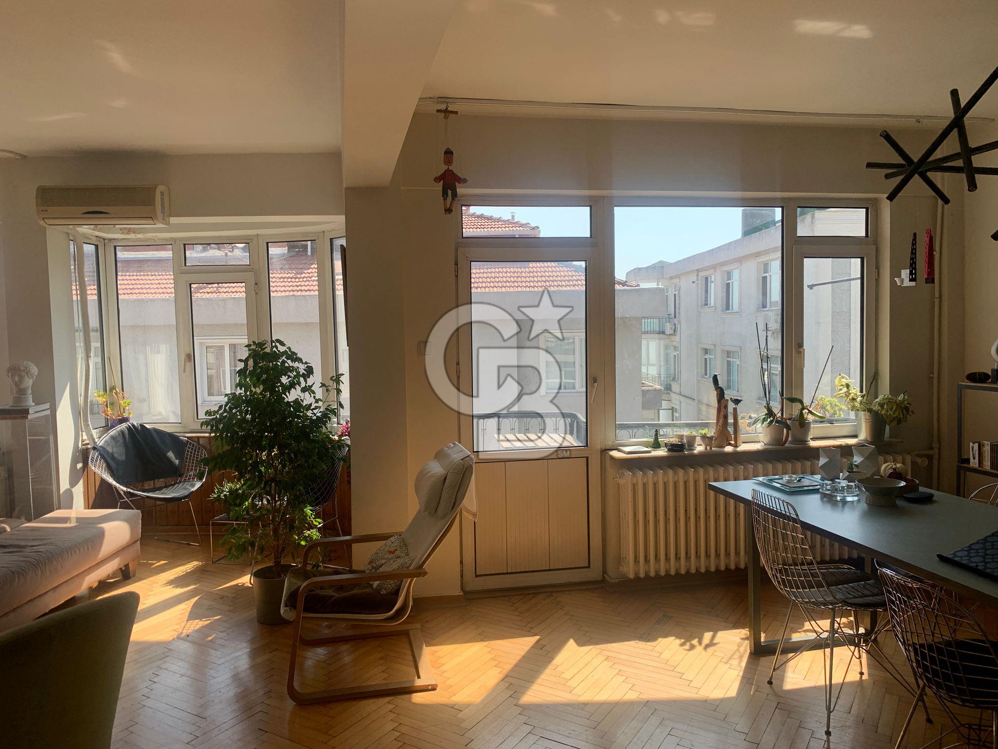 CİHANGİR'DE KEYİFLİ SATILIK DAİRE