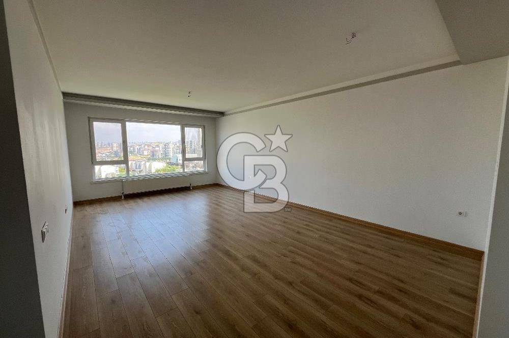 Florya Bağlıca Sitesinde 4+1 Kiralık Daire – 3. Kat Yeşillik Manzaralı