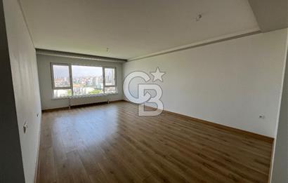 Florya Bağlıca Sitesinde 4+1 Kiralık Daire – 3. Kat Yeşillik Manzaralı