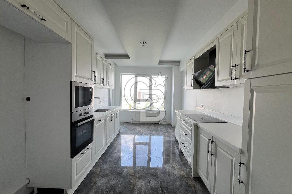 Florya Bağlıca Sitesinde 4+1 Kiralık Daire – 3. Kat Yeşillik Manzaralı