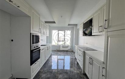 Florya Bağlıca Sitesinde 4+1 Kiralık Daire – 3. Kat Yeşillik Manzaralı