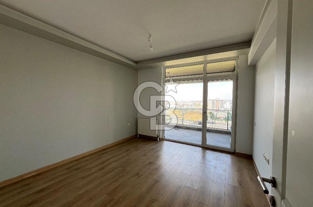 Florya Bağlıca Sitesinde 4+1 Kiralık Daire – 3. Kat Yeşillik Manzaralı
