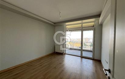 Florya Bağlıca Sitesinde 4+1 Kiralık Daire – 3. Kat Yeşillik Manzaralı