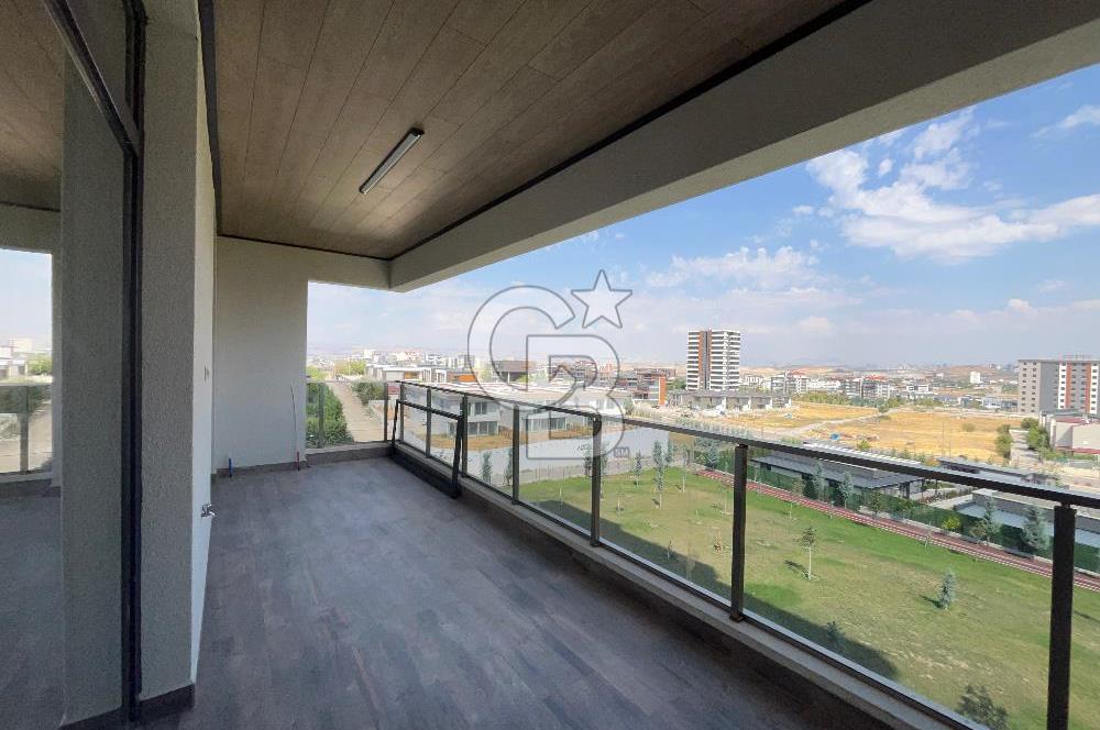 Florya Bağlıca Sitesinde 4+1 Kiralık Daire – 3. Kat Yeşillik Manzaralı