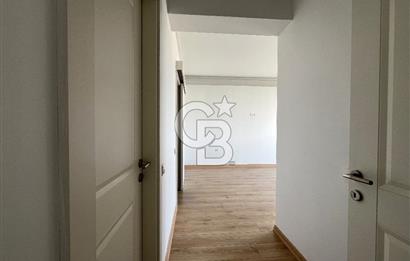 Florya Bağlıca Sitesinde 4+1 Kiralık Daire – 3. Kat Yeşillik Manzaralı