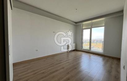 Florya Bağlıca Sitesinde 4+1 Kiralık Daire – 3. Kat Yeşillik Manzaralı
