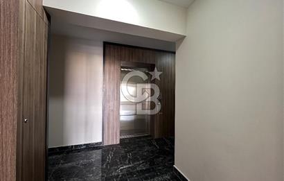 Florya Bağlıca Sitesinde 4+1 Kiralık Daire – 3. Kat Yeşillik Manzaralı