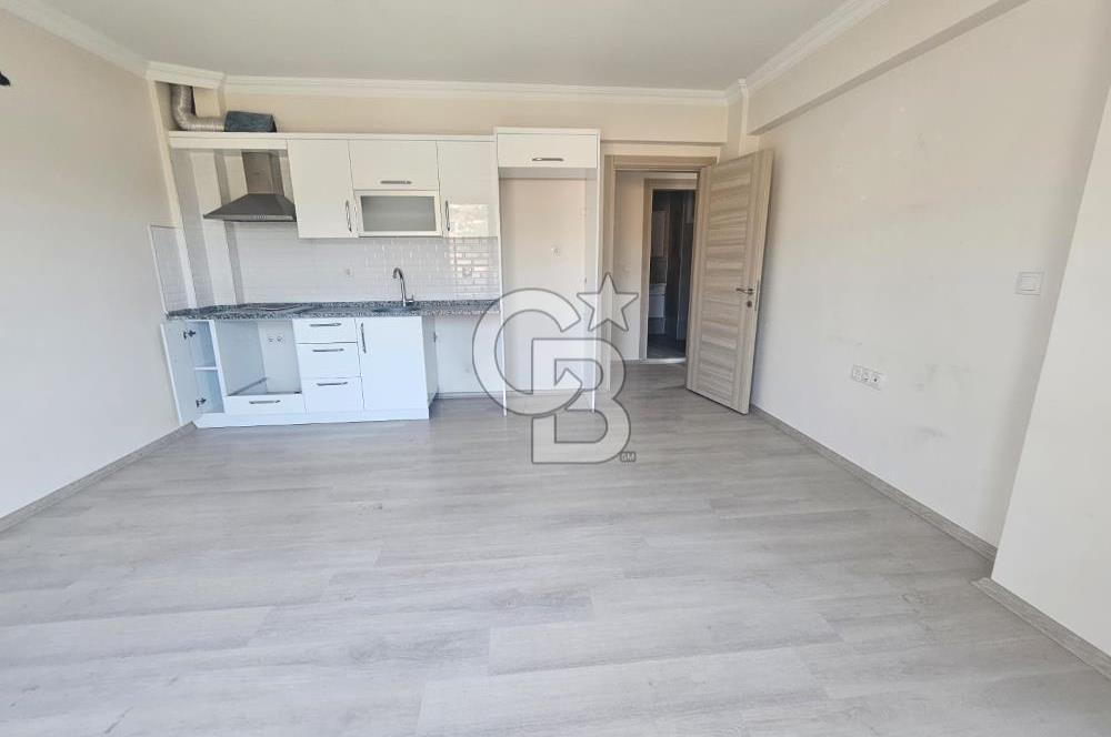 Foça Yenibağarası Mah. Cadde Üzerinde Kiralık 2+1 Daire