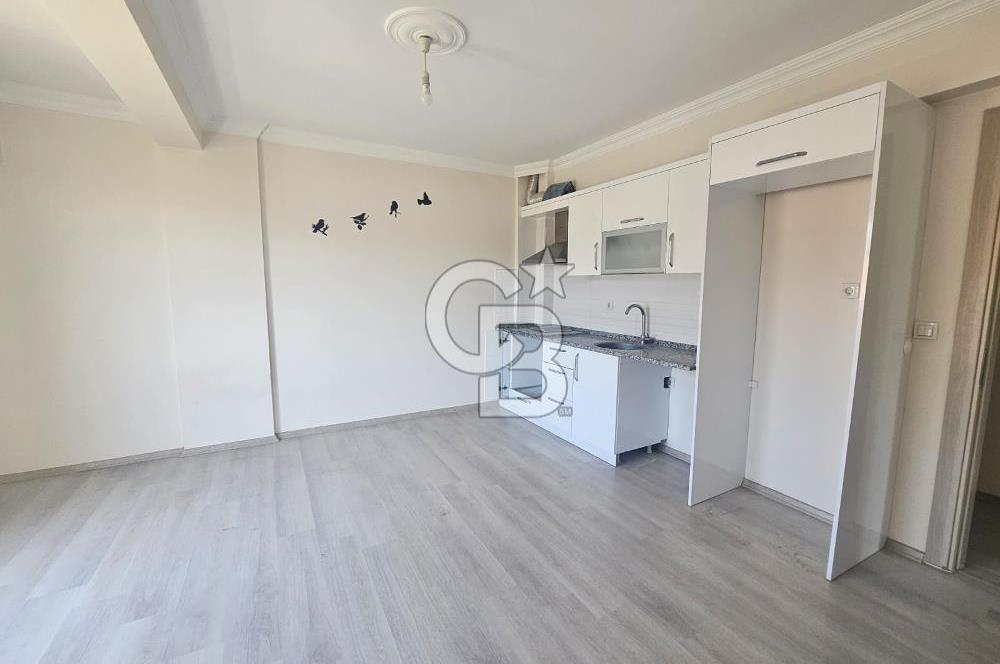 Foça Yenibağarası Mah. Cadde Üzerinde Kiralık 2+1 Daire