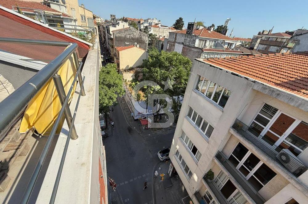 MODA CAFERAĞA'DA YENİ BİNADA DENİZ MANZARALI TERASLI SATILIK 2+1