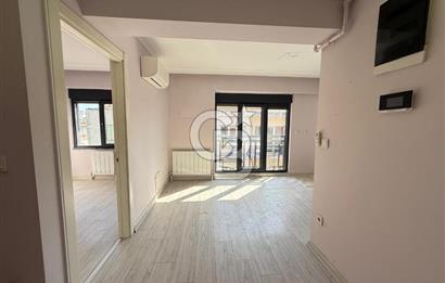 MODA CAFERAĞA'DA YENİ BİNADA DENİZ MANZARALI TERASLI SATILIK 2+1