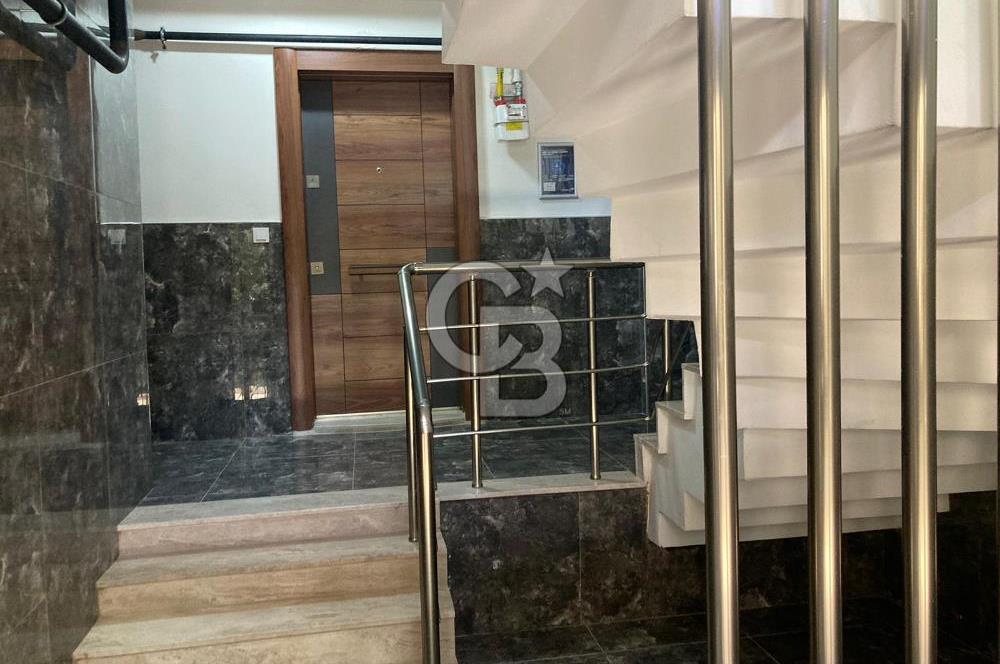 C.B SMYRNA DAN SEFERİHİSAR DA KİRALIK EŞYALI HAVUZLU  SİTE İÇİ DAİRE.