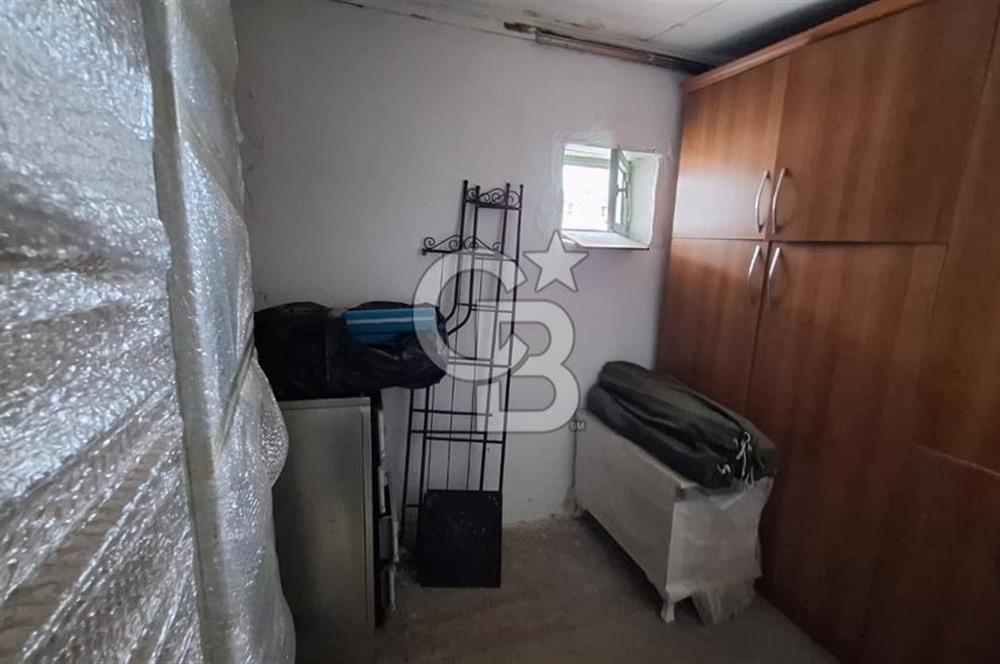 MENEMEN TÜRKELLİ KÖYİÇİ MERKEZDE BÜYÜK PARSEL 627 M2 ARSA