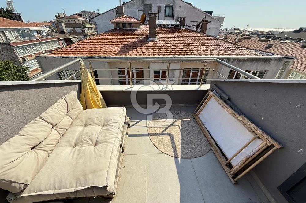 MODA CAFERAĞA'DA YENİ BİNADA DENİZ MANZARALI TERASLI SATILIK 2+1