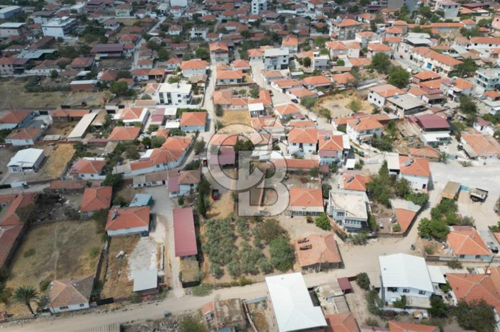 MENEMEN TÜRKELLİ KÖYİÇİ MERKEZDE BÜYÜK PARSEL 627 M2 ARSA