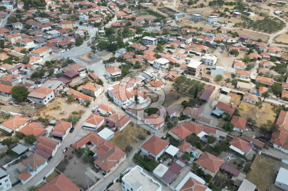 MENEMEN TÜRKELLİ KÖYİÇİ MERKEZDE BÜYÜK PARSEL 627 M2 ARSA