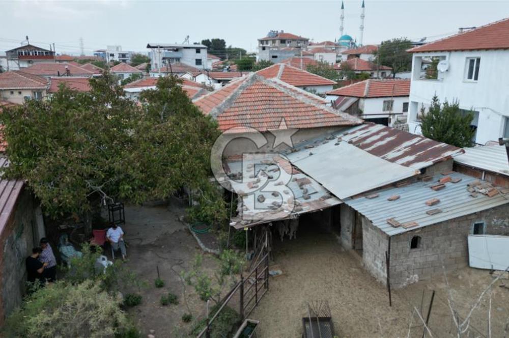 MENEMEN TÜRKELLİ KÖYİÇİ MERKEZDE BÜYÜK PARSEL 627 M2 ARSA