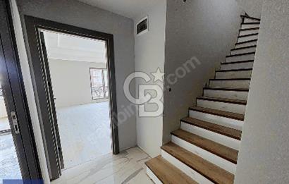 KOCAELİ BAŞİSKELE'DE EBEVEYN BANYOLU 3+1 ÇATI DUBLEKS DAİRE