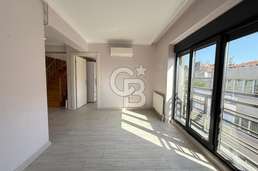 MODA CAFERAĞA'DA YENİ BİNADA DENİZ MANZARALI TERASLI SATILIK 2+1
