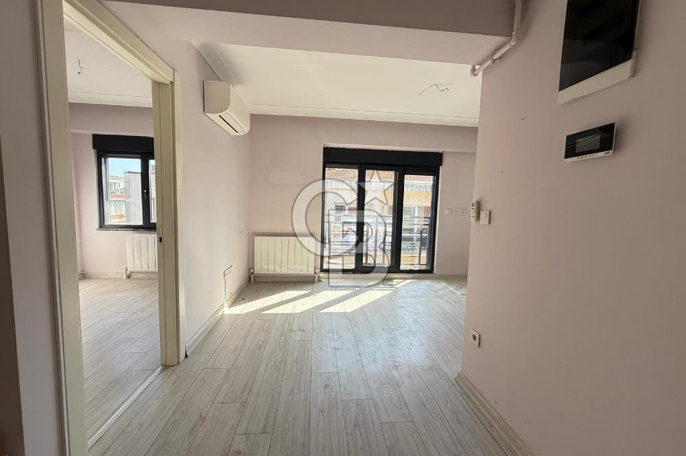 MODA CAFERAĞA'DA YENİ BİNADA DENİZ MANZARALI TERASLI SATILIK 2+1