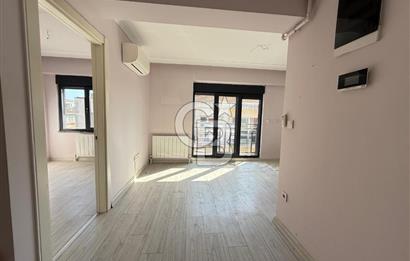 MODA CAFERAĞA'DA YENİ BİNADA DENİZ MANZARALI TERASLI SATILIK 2+1