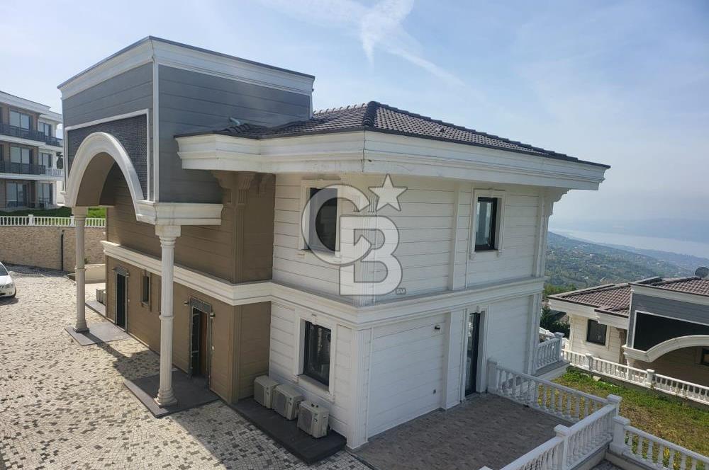 SAPANCA GÖL MANZARALI LÜKS KONAK MODERN MİMARİ