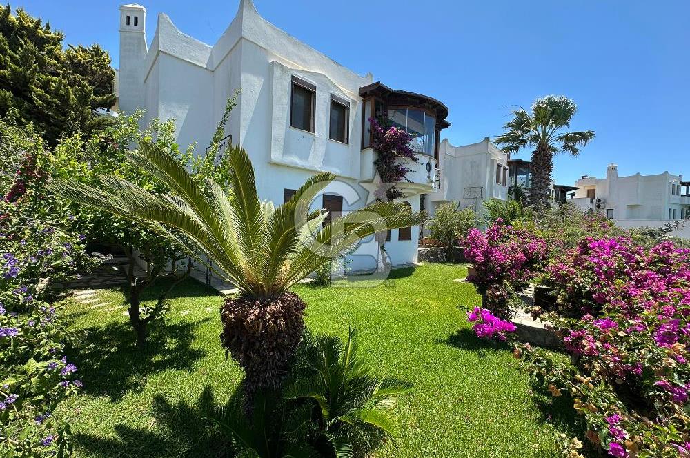 Bodrum Akyarlar Plajlı Sitede Satılık Müstakil Villa