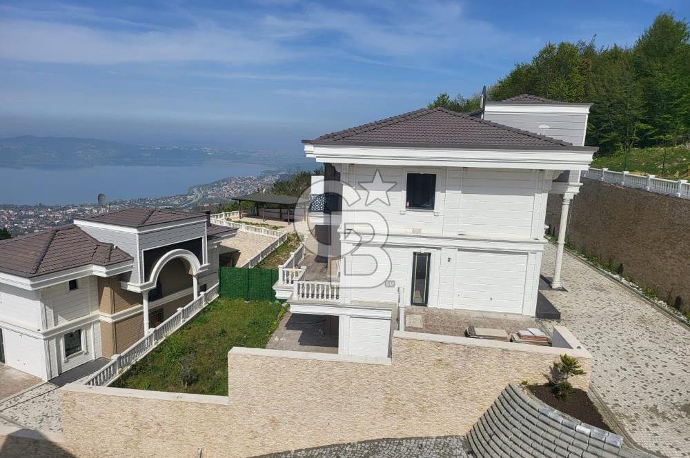 SAPANCA GÖL MANZARALI LÜKS KONAK MODERN MİMARİ
