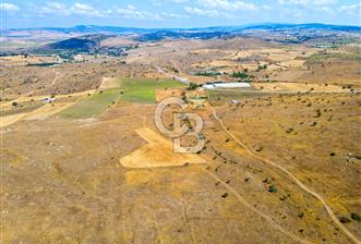 CB EAGLE'dan KARABEYLER MAH. 4.184 m² SATILIK TARLA
