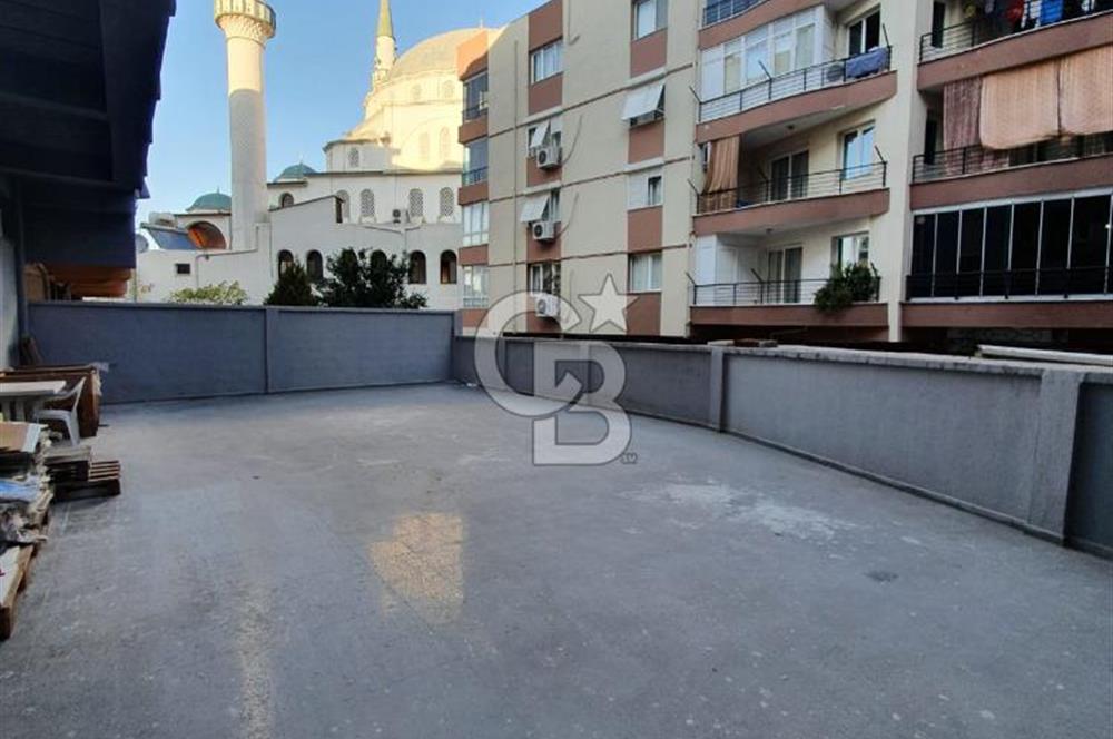 GAZİEMİR MEYDAN'DA KİRALIK DÜKKAN.