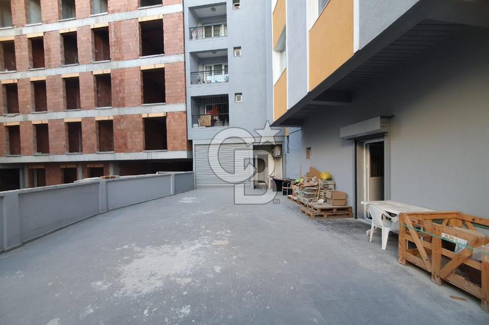 GAZİEMİR MEYDAN'DA KİRALIK DÜKKAN.