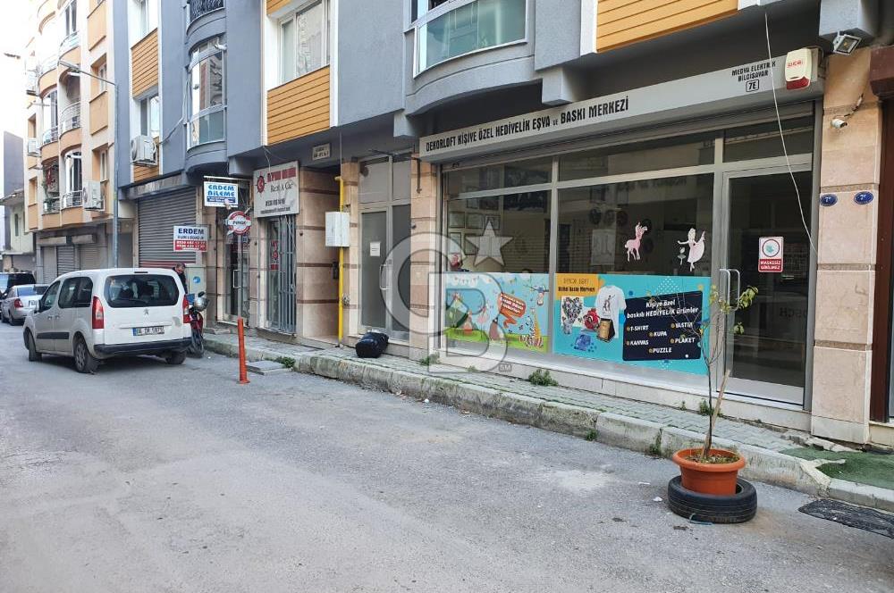 GAZİEMİR MEYDAN'DA KİRALIK DÜKKAN.
