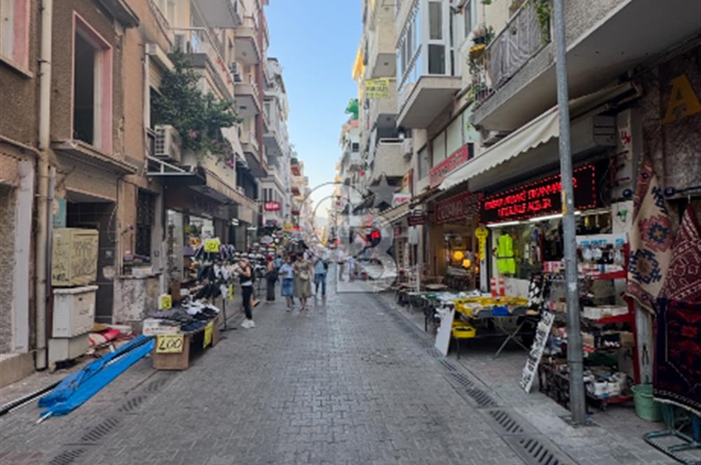 Karşıyaka Çarşıda Devren Kuaför Hazır Düzen
