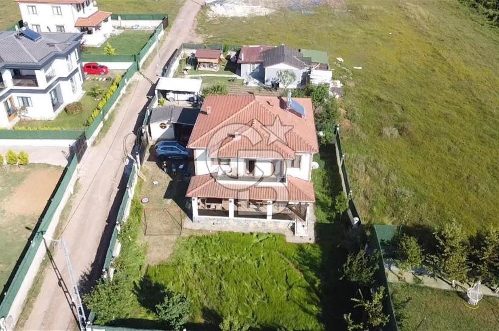 CB Fly'dan Kandıra Çamkonakta 629 m² Arsada 6+2 Bahçeli Villa