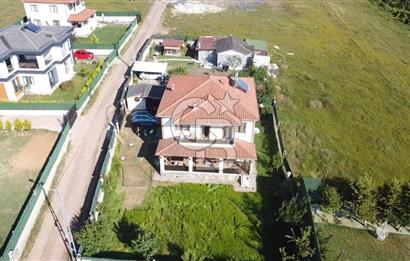 CB Fly'dan Kandıra Çamkonakta 629 m² Arsada 6+2 Bahçeli Villa
