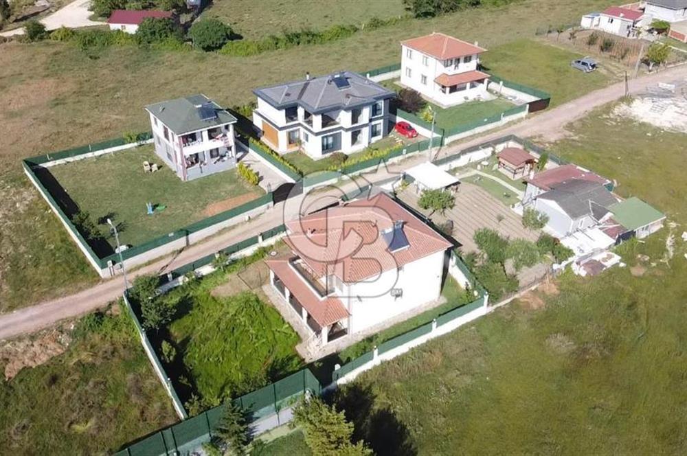 CB Fly'dan Kandıra Çamkonakta 629 m² Arsada 6+2 Bahçeli Villa