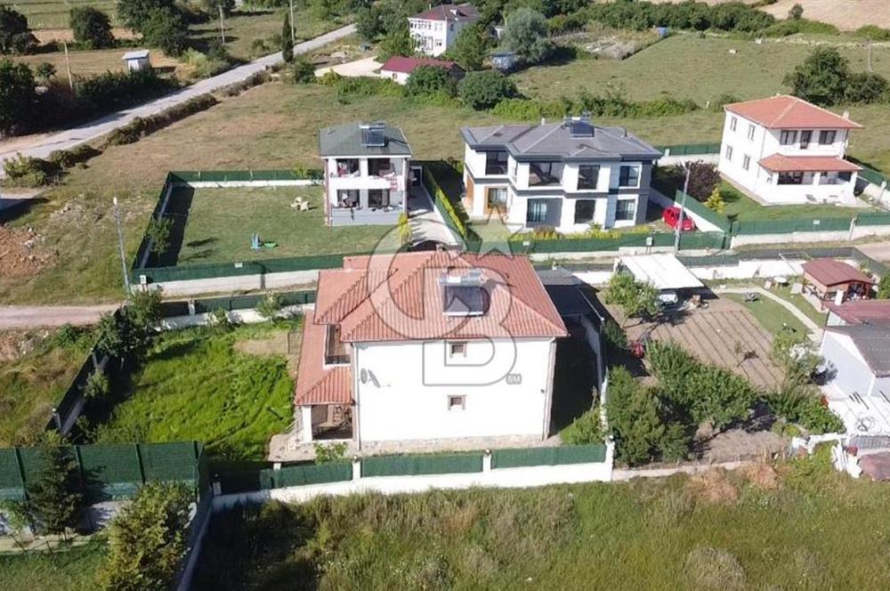 CB Fly'dan Kandıra Çamkonakta 629 m² Arsada 6+2 Bahçeli Villa