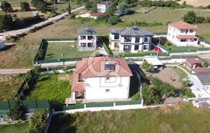 CB Fly'dan Kandıra Çamkonakta 629 m² Arsada 6+2 Bahçeli Villa