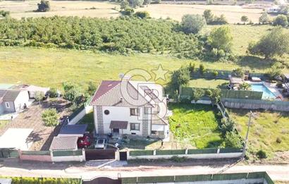 CB Fly'dan Kandıra Çamkonakta 629 m² Arsada 6+2 Bahçeli Villa