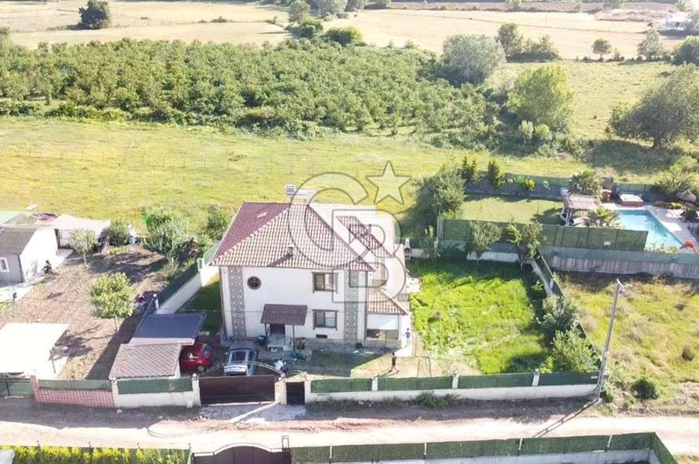 CB Fly'dan Kandıra Çamkonakta 629 m² Arsada 6+2 Bahçeli Villa