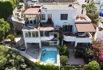 Bodrum Umurçada Eşsiz Manzaralı Satılık Villa