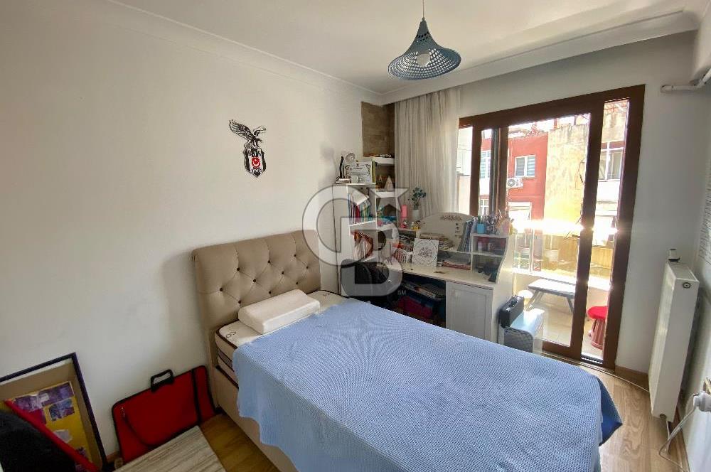 Bornova Erzenede Merkezi Konumlu Ara Kat Geniş 2+1  Daire 