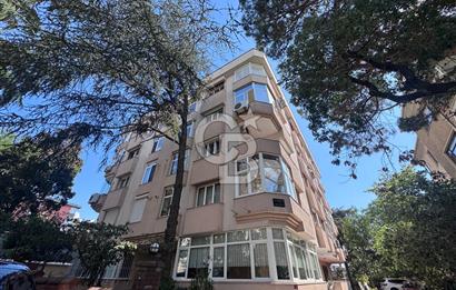 Acıbadem 'de Geniş Teraslı 4+1 Dubleks Boş Satılık Daire