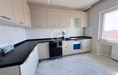 Acıbadem 'de Geniş Teraslı 4+1 Dubleks Boş Satılık Daire